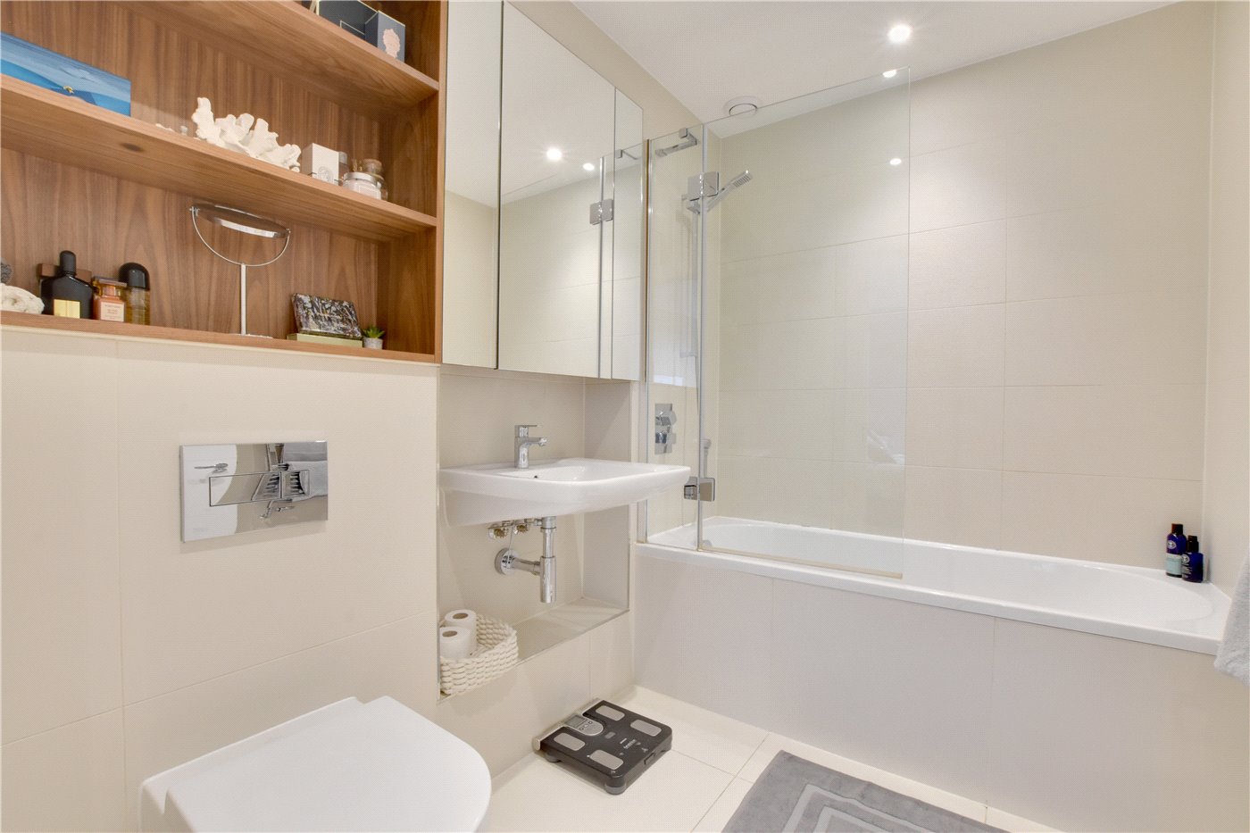 En-Suite Bathroom